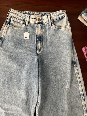 Wrangler High-Rise Light Blue Acid Wash Jeans